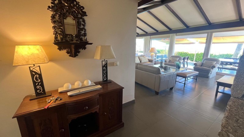 Casa en alquiler primera línea mansa